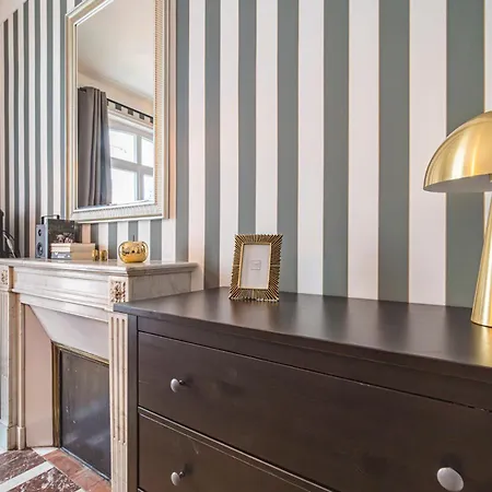 Le Rendez-vous Des Promenades #gare-cathedrale アパート *