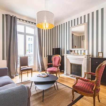 Le Rendez-vous Des Promenades #gare-cathedrale アパート ランス