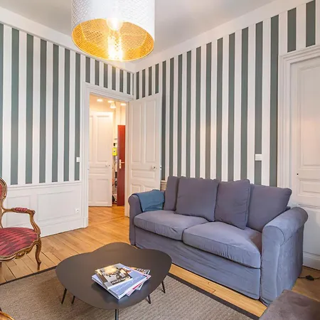 Le Rendez-vous Des Promenades #gare-cathedrale アパート *